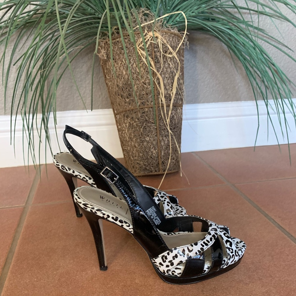 White House Black Market Kurt Cheetah Heel 6.5